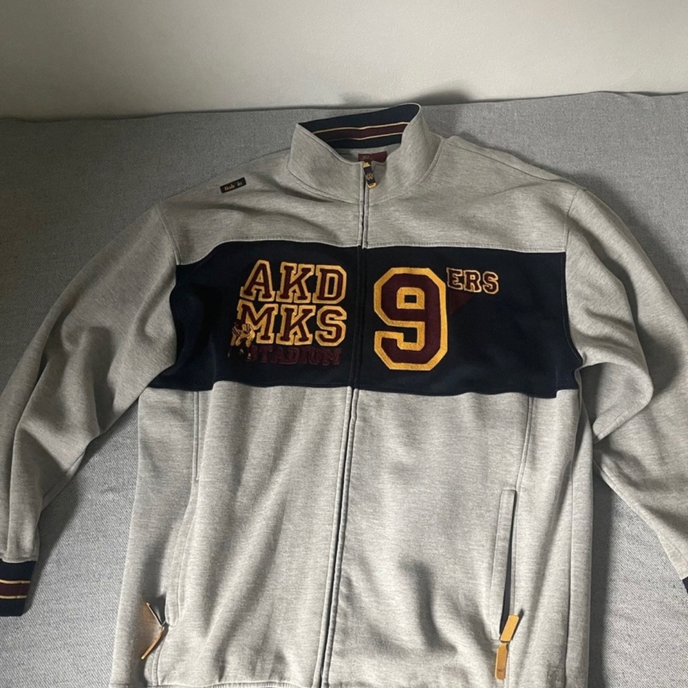 XXL Gray Zip-Up Sweater AKADEMIKS Jacket with Navy Panel and Yellow Accents